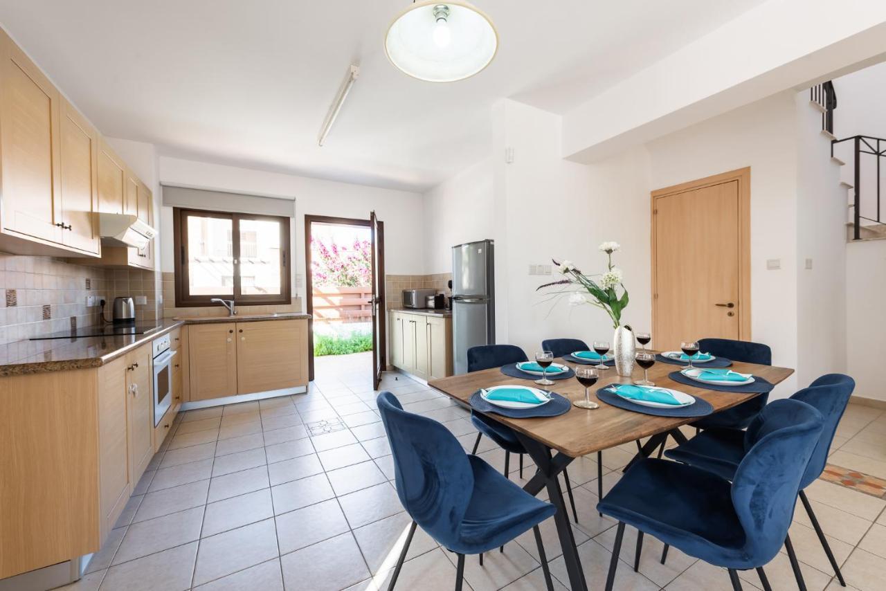Villa Iris By Ezoria Villas Ajía Nápa Kültér fotó