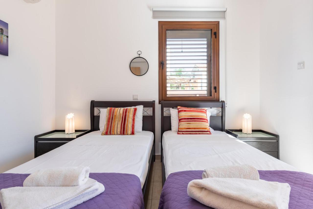 Villa Iris By Ezoria Villas Ajía Nápa Kültér fotó