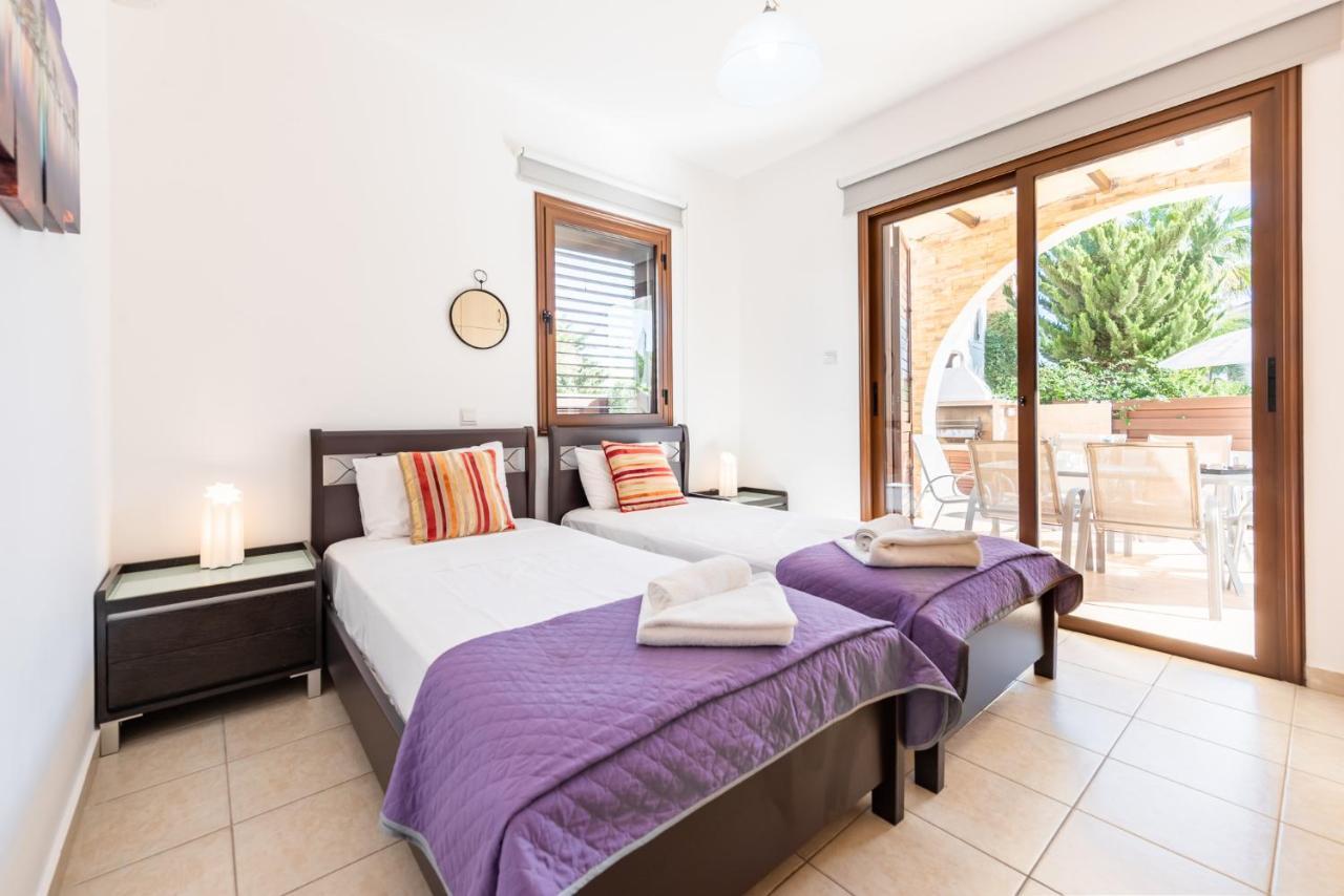 Villa Iris By Ezoria Villas Ajía Nápa Kültér fotó