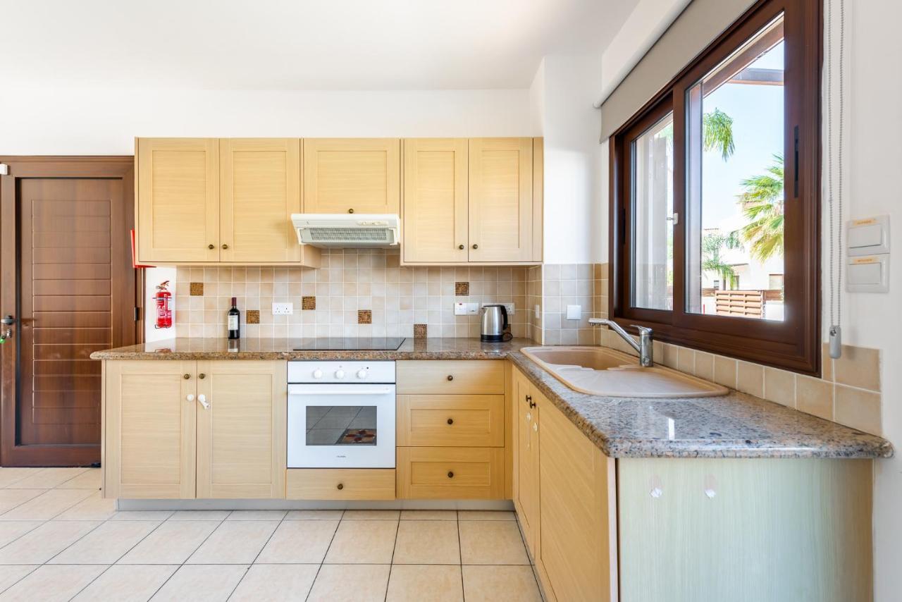 Villa Iris By Ezoria Villas Ajía Nápa Kültér fotó