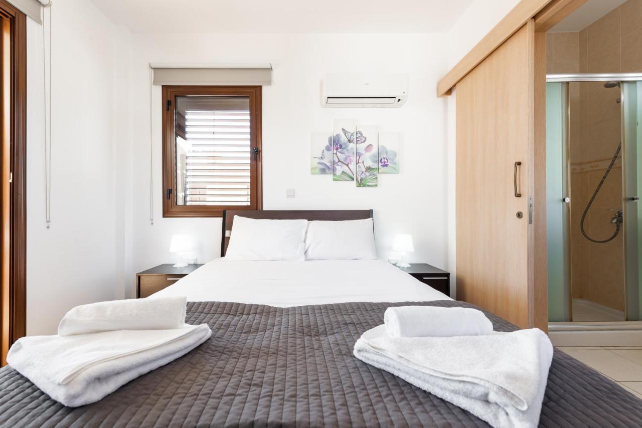 Villa Iris By Ezoria Villas Ajía Nápa Kültér fotó