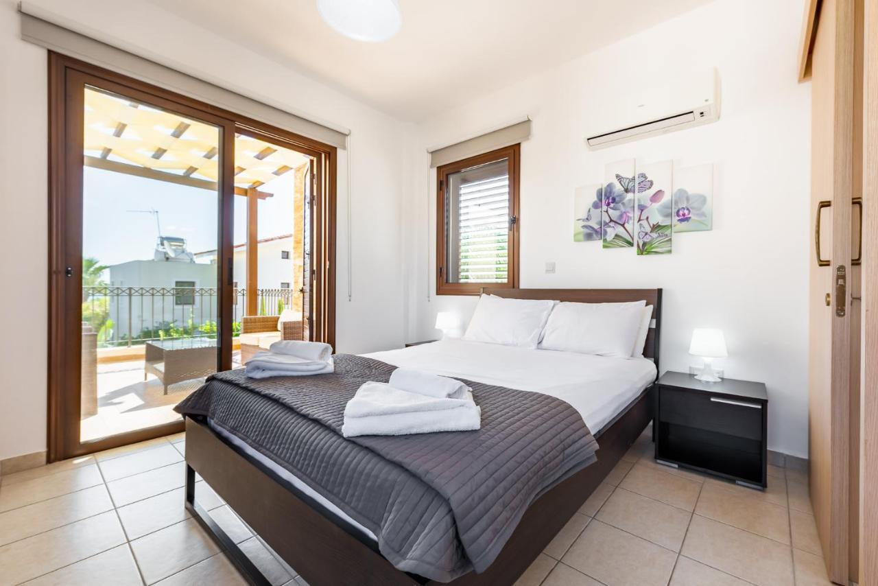 Villa Iris By Ezoria Villas Ajía Nápa Kültér fotó